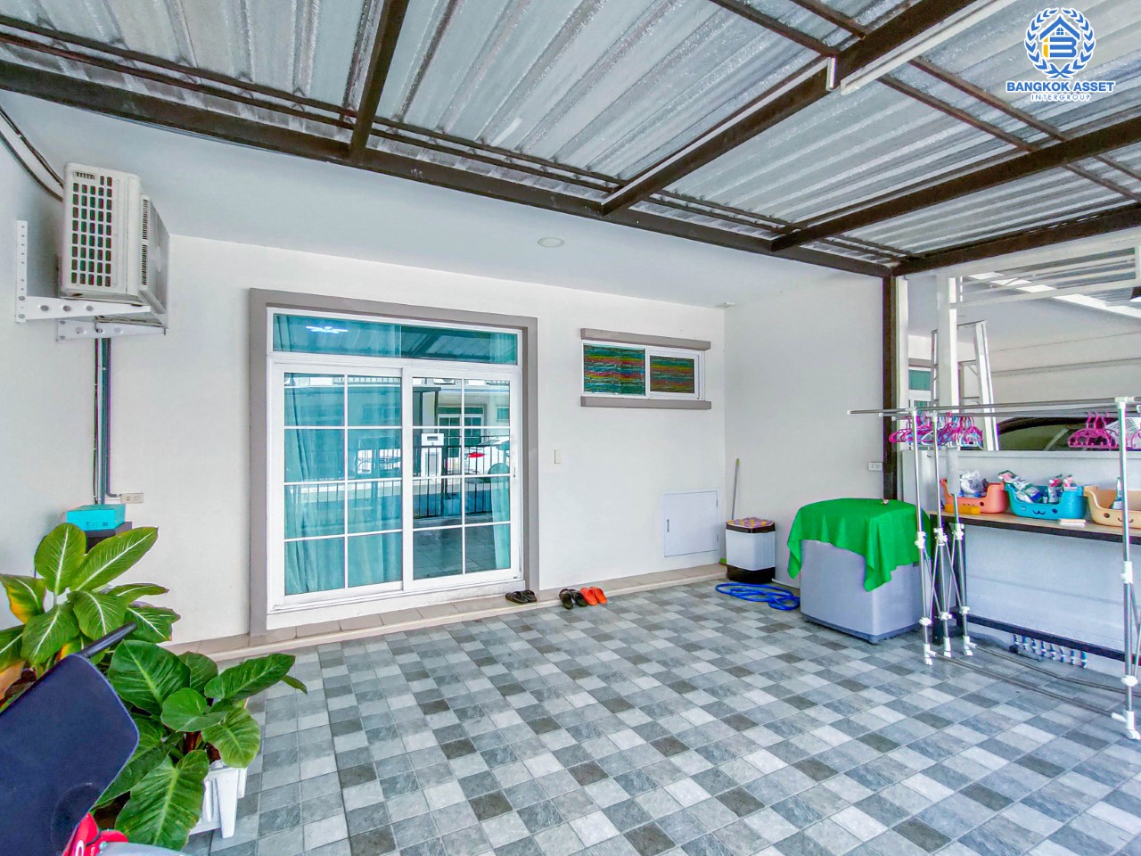 *****ทาวน์เฮ้าส์มือสองย่านนนทบุรี ม.กัสโต้ ราชพฤกษ์-พระราม5 บนเนื้อที่ 17.9 ตร.ว. ฟังก์ชัน 3 ห้องนอน 2 ห้องน้ำ 2 ที่จอดรถ บนทำเลยอดเยี่ยม เพียงไม่ถึง 15 นาทีก็ถึงรถไฟฟ้าสายสีม่วง "สถานีแยกติวานนท์" ใกล้เซ็นทรัล รัตนาธิเบศร์ และทางด่วน "ศรีรัชใหม่"